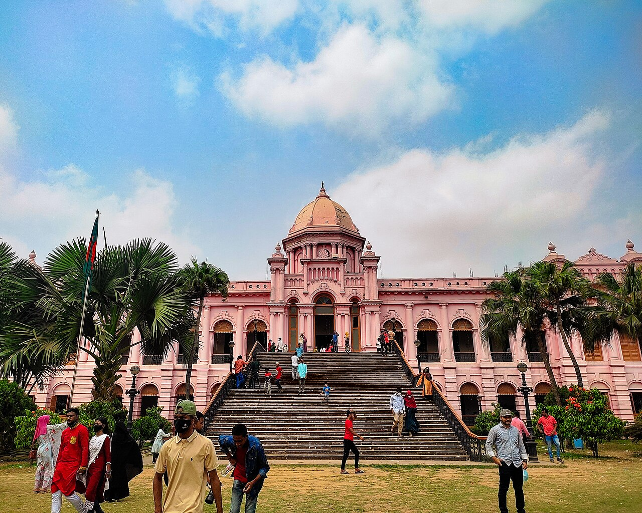 Ahsan_Manzil_Museum,_Dhaka,_Bangladesh